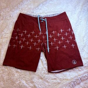 Volcom Men's Burgundy Board Shorts 34” waist 4 way stretch 8” inseam no liner
